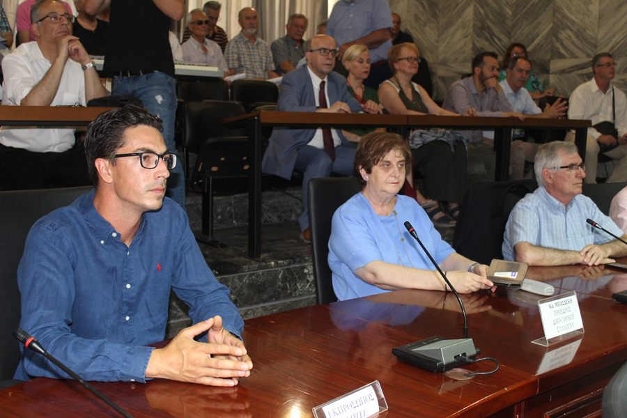 Σε εγκάρδιο κλίμα πραγματοποιήθηκε η τελετή αδελφοποίησης της Λάρισας με την πόλη Μιραφλόρες του Περού (φωτο)