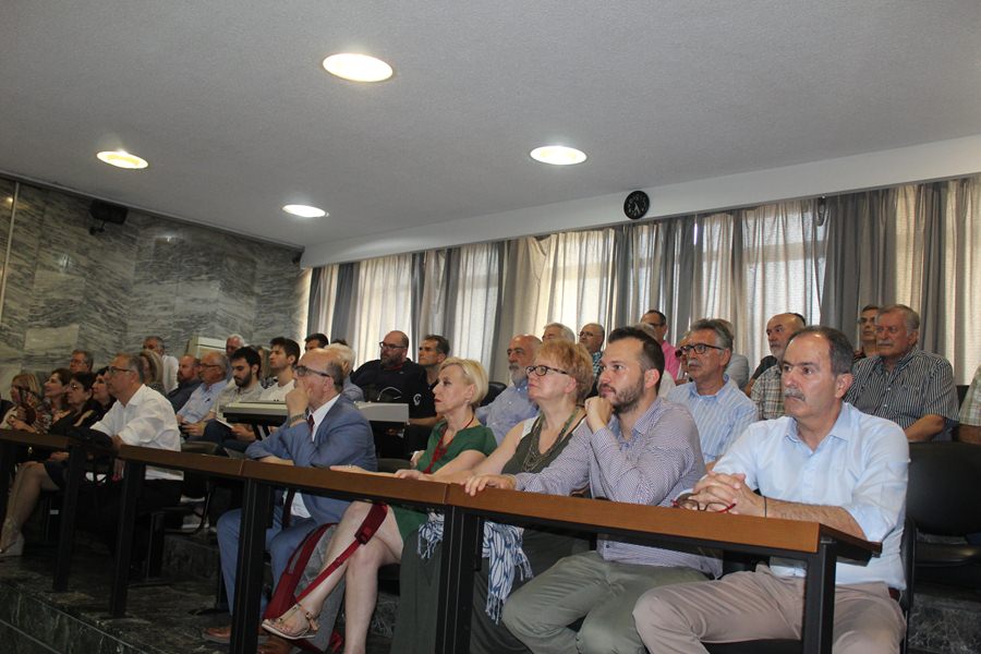 Σε εγκάρδιο κλίμα πραγματοποιήθηκε η τελετή αδελφοποίησης της Λάρισας με την πόλη Μιραφλόρες του Περού (φωτο)