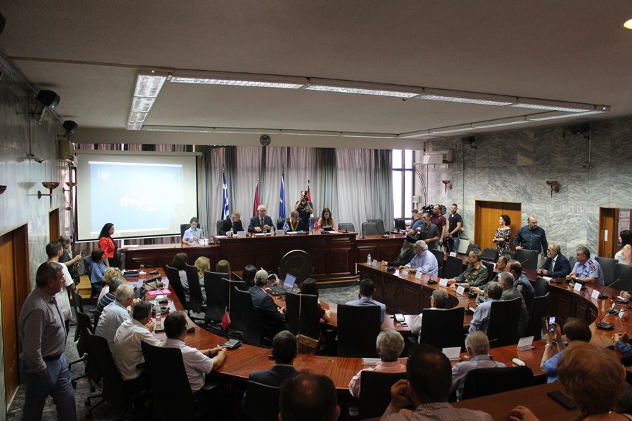 Σε εγκάρδιο κλίμα πραγματοποιήθηκε η τελετή αδελφοποίησης της Λάρισας με την πόλη Μιραφλόρες του Περού (φωτο)