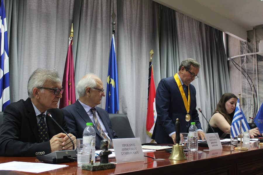 Σε εγκάρδιο κλίμα πραγματοποιήθηκε η τελετή αδελφοποίησης της Λάρισας με την πόλη Μιραφλόρες του Περού (φωτο)