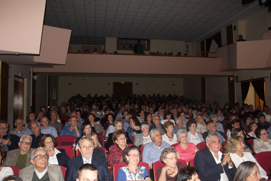 Κατάμεστο το Δημοτικό Ωδείο Λάρισας για το αφιέρωμα «Από το Ρεμπέτικο στο Λαϊκό» (φωτο - βίντεο)