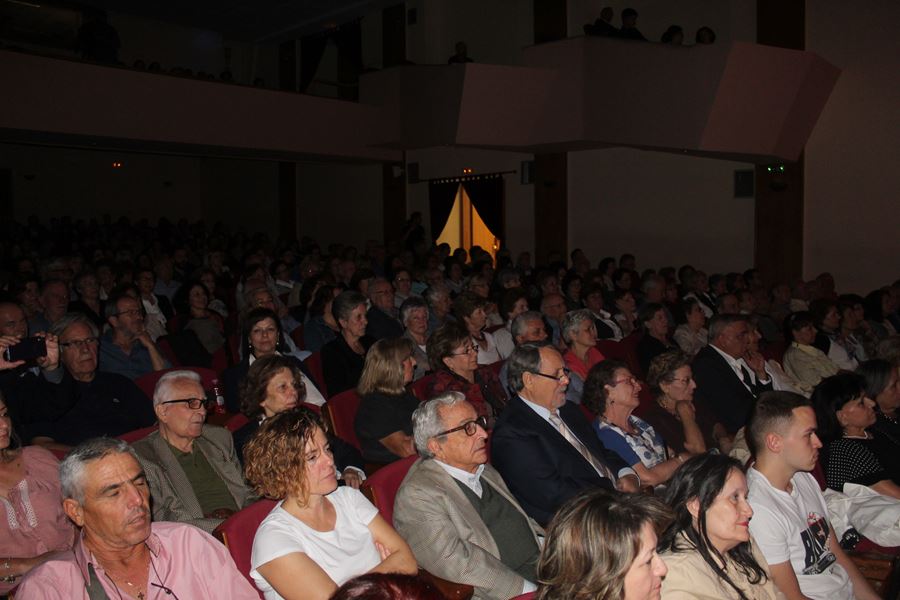 Κατάμεστο το Δημοτικό Ωδείο Λάρισας για το αφιέρωμα «Από το Ρεμπέτικο στο Λαϊκό» (φωτο - βίντεο)