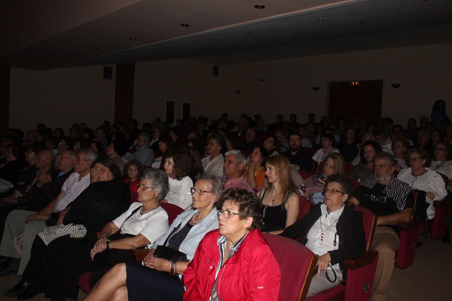 Κατάμεστο το Δημοτικό Ωδείο Λάρισας για το αφιέρωμα «Από το Ρεμπέτικο στο Λαϊκό» (φωτο - βίντεο)
