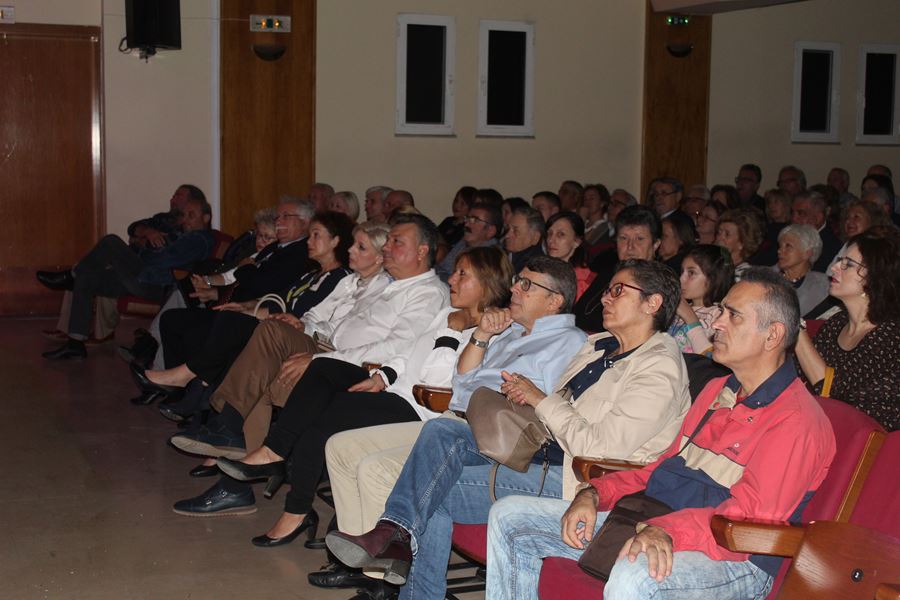 Κατάμεστο το Δημοτικό Ωδείο Λάρισας για το αφιέρωμα «Από το Ρεμπέτικο στο Λαϊκό» (φωτο - βίντεο)