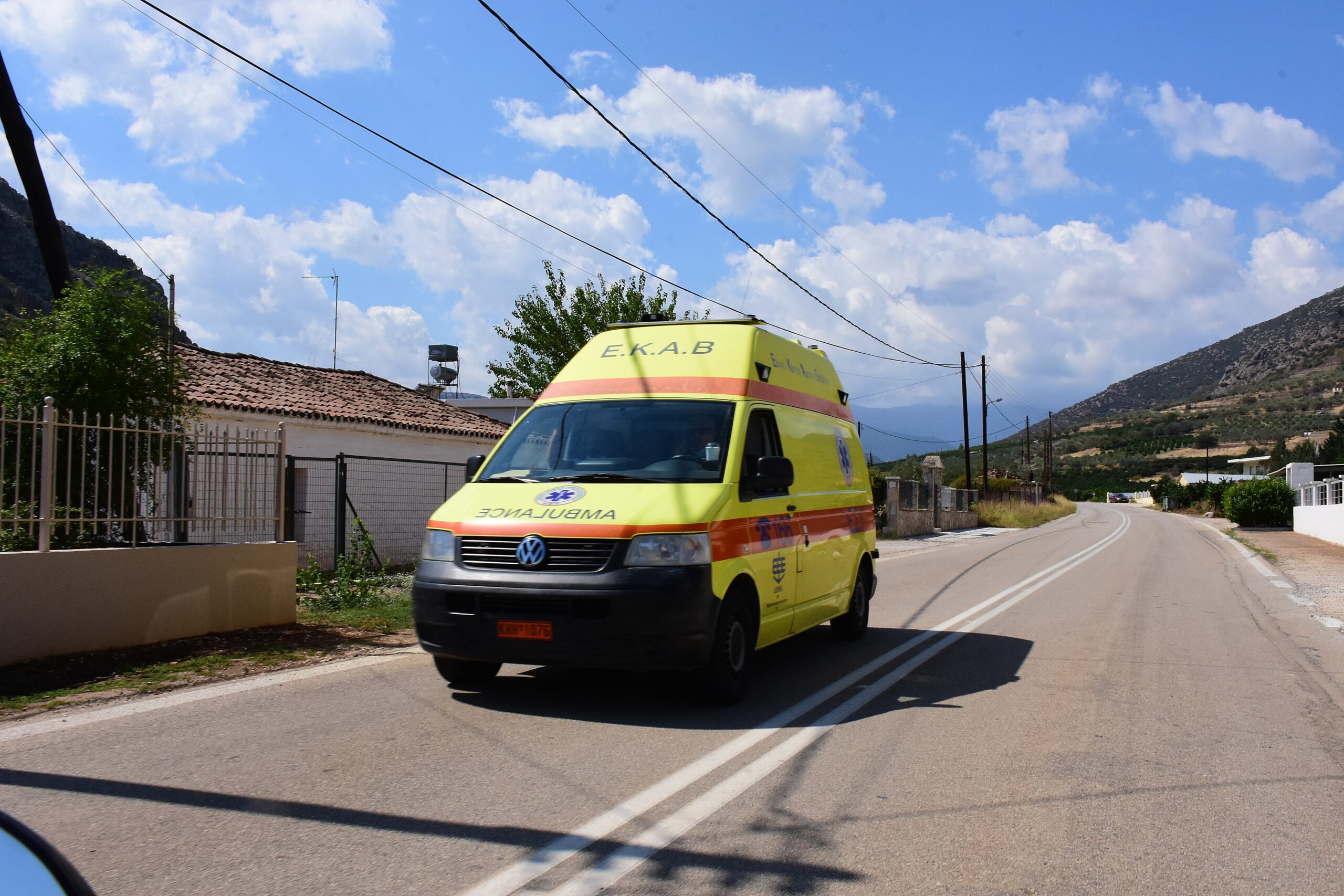 ΑΡΓΟΣ ΔΥΣΤΥΧΗΜΑ ΜΕ ΕΝΑΝ ΝΕΚΡΟ ΣΤΗΝ ΑΡΓΟΥΣ ΚΑΡΥΑΣ. (ΒΑΣΙΛΗΣ ΠΑΠΑΔΟΠΟΥΛΟΣ/EUROKINISSI) )
