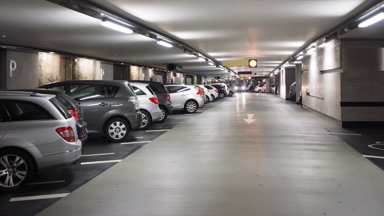 ypogeio parkingk.jpg